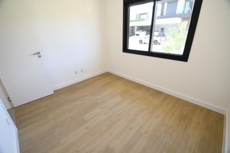 Casa de condomínio à venda com 360m², 3 quartos e 4 vagasEscritório