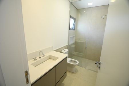 Casa de condomínio à venda com 360m², 3 quartos e 4 vagasBanheiro Suíte 2