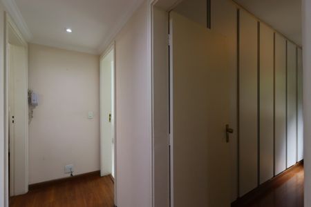 Apartamento à venda com 190m², 4 quartos e 2 vagasCorredor
