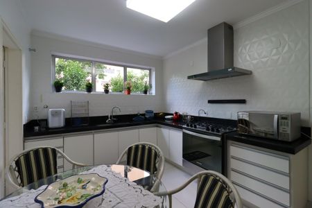 Apartamento à venda com 190m², 4 quartos e 2 vagasCozinha