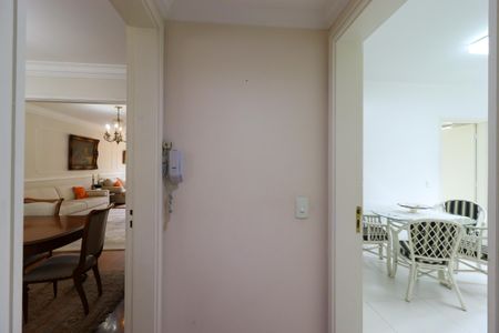 Apartamento à venda com 190m², 4 quartos e 2 vagasCorredor