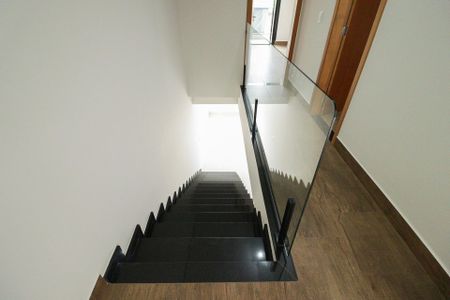 Casa à venda com 220m², 3 quartos e 4 vagasEscada/Corredor