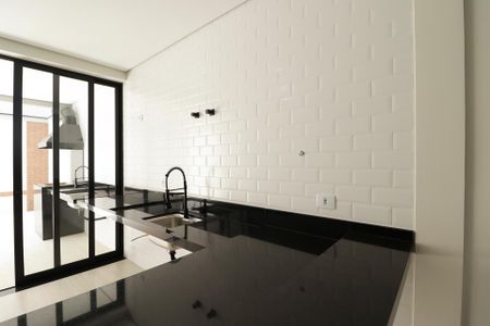 Casa à venda com 220m², 3 quartos e 4 vagasSala/Cozinha