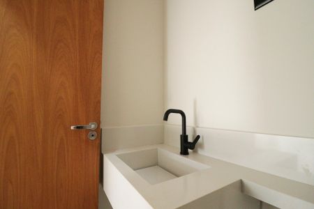 Casa à venda com 220m², 3 quartos e 4 vagasLavabo