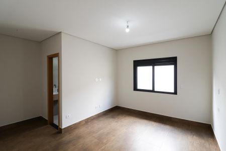 Casa à venda com 220m², 3 quartos e 4 vagasSuíte 1
