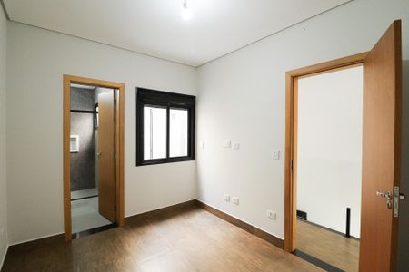 Casa à venda com 220m², 3 quartos e 4 vagasSuíte 2