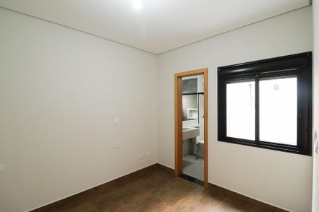 Casa à venda com 220m², 3 quartos e 4 vagasSuíte 2