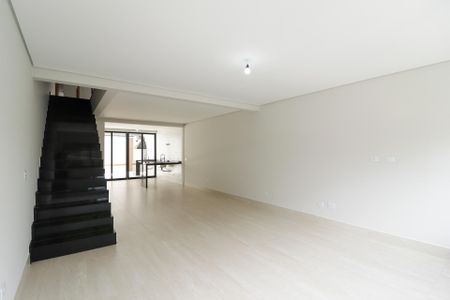 Casa à venda com 220m², 3 quartos e 4 vagasSala/Cozinha