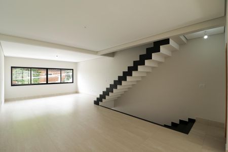 Casa à venda com 220m², 3 quartos e 4 vagasSala/Cozinha