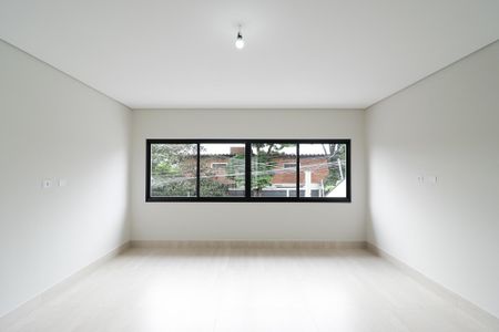 Casa à venda com 220m², 3 quartos e 4 vagasSala/Cozinha