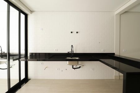 Casa à venda com 220m², 3 quartos e 4 vagasSala/Cozinha