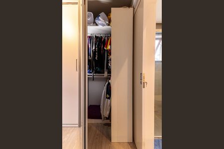 Apartamento à venda com 164m², 2 quartos e 1 vaga Apartamento à venda com 164m², 2 quartos e 1 vagaCloset da suíte