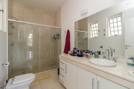 Casa à venda com 350m², 3 quartos e 4 vagas Casa à venda com 350m², 3 quartos e 4 vagasBanheiro 2 - Suíte