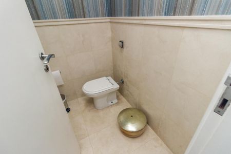 Casa à venda com 350m², 3 quartos e 4 vagas Casa à venda com 350m², 3 quartos e 4 vagasLavabo