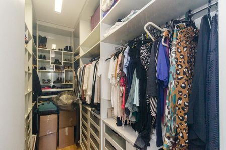 Casa à venda com 350m², 3 quartos e 4 vagas Casa à venda com 350m², 3 quartos e 4 vagasQuarto 2 - Suíte