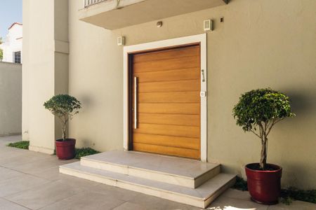 Casa à venda com 350m², 3 quartos e 4 vagas Casa à venda com 350m², 3 quartos e 4 vagasFachada