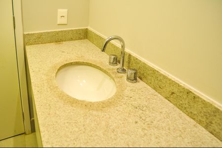 Apartamento à venda com 27m², 1 quarto e 1 vaga Apartamento à venda com 27m², 1 quarto e 1 vagaBanheiro