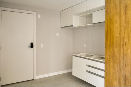 Apartamento à venda com 27m², 1 quarto e 1 vaga Apartamento à venda com 27m², 1 quarto e 1 vagaCozinha