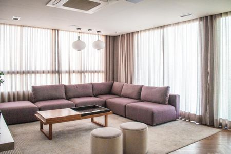 Apartamento à venda com 27m², 1 quarto e 1 vaga Apartamento à venda com 27m², 1 quarto e 1 vagaÁrea comum