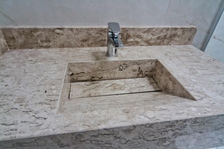 Casa à venda com 160m², 3 quartos e 2 vagasBanheiro da Suíte 2