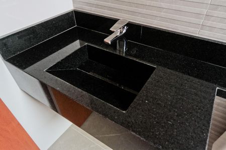 Casa à venda com 160m², 3 quartos e 2 vagasBanheiro da Suíte 1