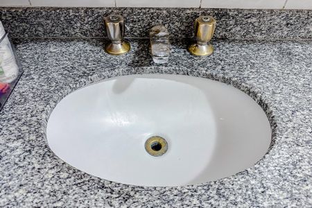 Apartamento à venda com 84m², 3 quartos e 2 vagasBanheiro Social