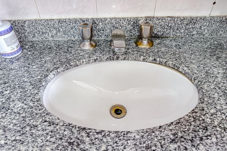 Apartamento à venda com 84m², 3 quartos e 2 vagasBanheiro da Suíte