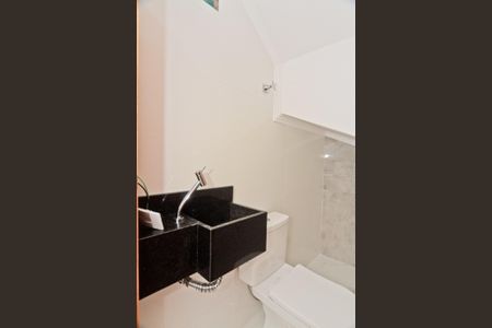 Casa à venda com 160m², 3 quartos e 2 vagas Casa à venda com 160m², 3 quartos e 2 vagasLavabo