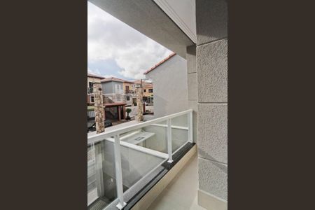 Casa à venda com 160m², 3 quartos e 2 vagas Casa à venda com 160m², 3 quartos e 2 vagasVaranda
