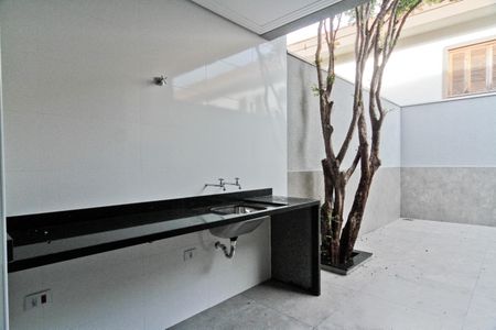 Casa à venda com 160m², 3 quartos e 2 vagas Casa à venda com 160m², 3 quartos e 2 vagasÁrea de Serviço