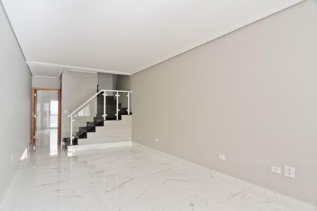 Casa à venda com 160m², 3 quartos e 2 vagas Casa à venda com 160m², 3 quartos e 2 vagasSala