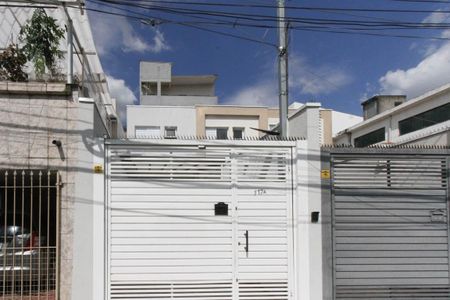 Casa à venda com 101m², 3 quartos e 2 vagasFachada