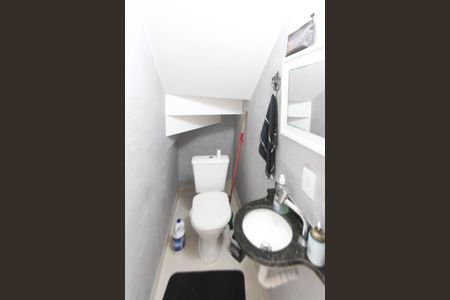 Casa à venda com 101m², 3 quartos e 2 vagasLavabo