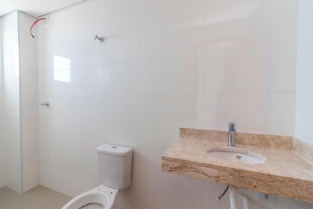 Apartamento à venda com 76m², 2 quartos e 1 vaga Apartamento à venda com 76m², 2 quartos e 1 vagaBanheiro da Suíte 2