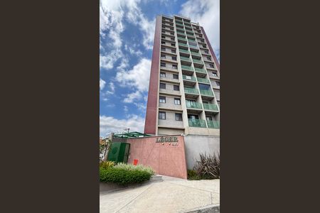 Apartamento para alugar com 62m², 2 quartos e 1 vaga Apartamento para alugar com 62m², 2 quartos e 1 vagaFachada