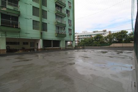 Apartamento à venda com 75m², 2 quartos e 1 vagaÁrea comum - Quadra