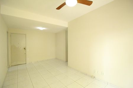 Apartamento à venda com 75m², 2 quartos e 1 vagaSala