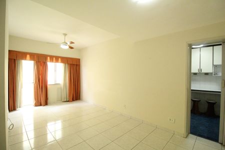 Apartamento à venda com 75m², 2 quartos e 1 vagaSala