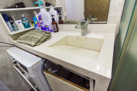 Apartamento à venda com 54m², 3 quartos e 1 vaga Apartamento à venda com 54m², 3 quartos e 1 vagaBanheiro