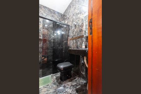 Casa à venda com 308m², 4 quartos e 5 vagasBanheiro da Suíte - Casa 1