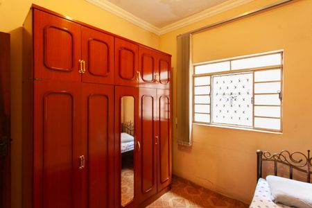 Casa à venda com 308m², 4 quartos e 5 vagasQuarto 2 - Casa 1