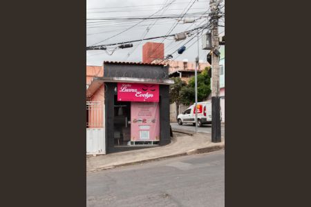 Casa à venda com 308m², 4 quartos e 5 vagasFachada loja 