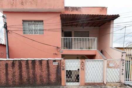 Casa à venda com 308m², 4 quartos e 5 vagasFachada Casa 2 e Casa 3