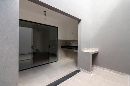 Casa à venda com 140m², 2 quartos e 3 vagasQuintal