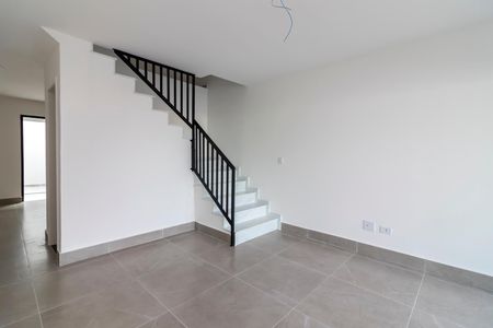 Casa à venda com 140m², 2 quartos e 3 vagasSala