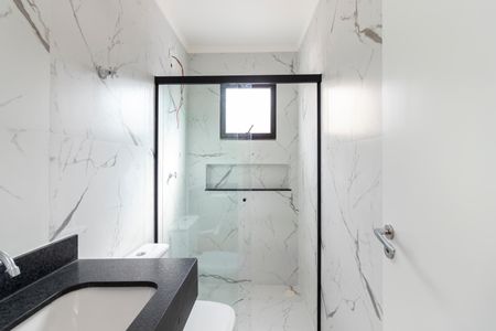 Casa à venda com 140m², 2 quartos e 3 vagasBanheiro da Suíte 2