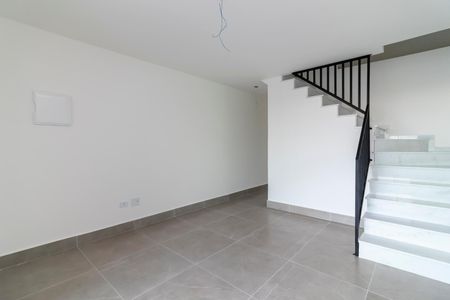 Casa à venda com 140m², 2 quartos e 3 vagasSala