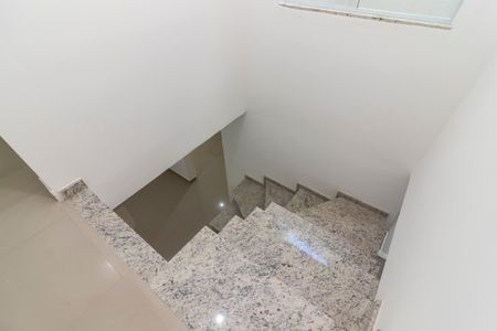 Apartamento à venda com 76m², 2 quartos e sem vagaCorredor dos Quartos - Escada