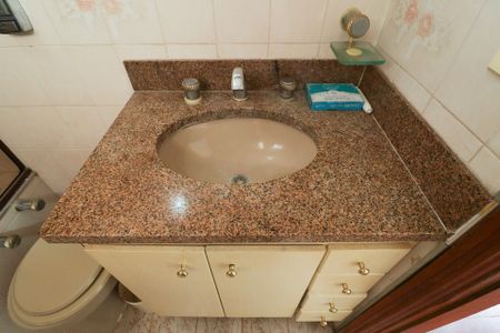 Casa à venda com 130m², 3 quartos e 2 vagas Casa à venda com 130m², 3 quartos e 2 vagasBanheiro da Suíte