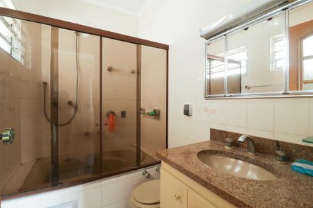 Casa à venda com 130m², 3 quartos e 2 vagas Casa à venda com 130m², 3 quartos e 2 vagasBanheiro da Suíte